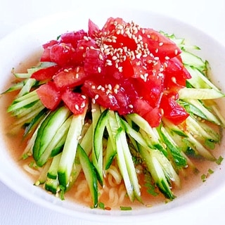 インスタント麺で　ピリ辛トマトきゅうりラーメン